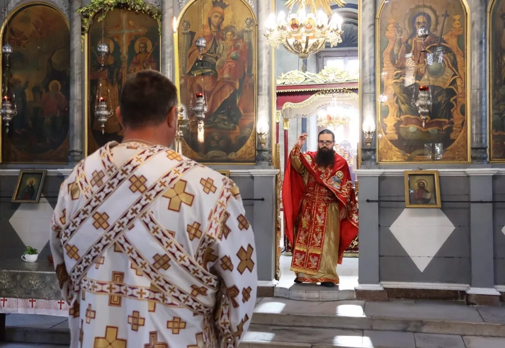 Празникът на Всички български светии събра вярващи и деца в храм „Св. св. Константин и Елена“ - 4
