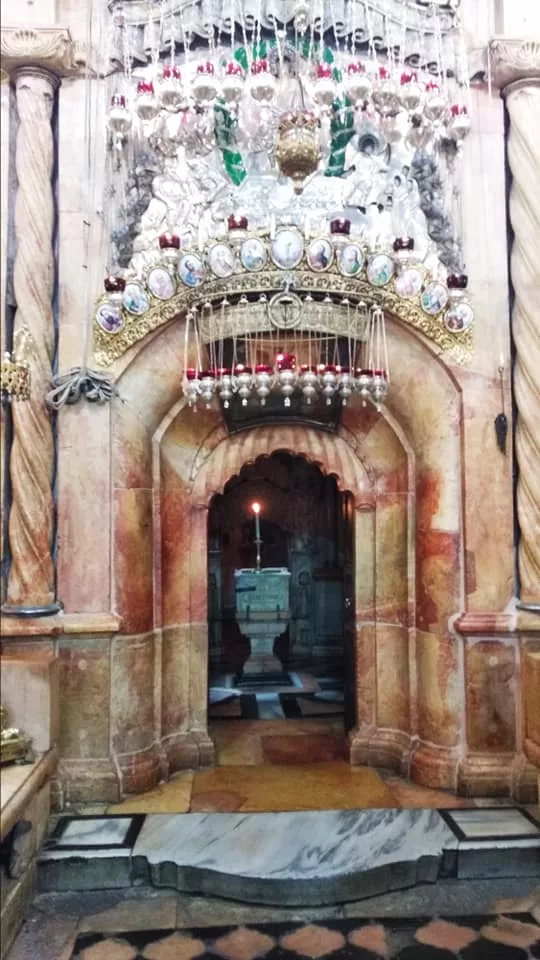 ПЪТЕПИСИ ОТ СВЕТА: БОЖИ ГРОБ - възкресение, вяра и светлина в Йерусалим - 66618822 10219285192550949 1658943277132414976 n