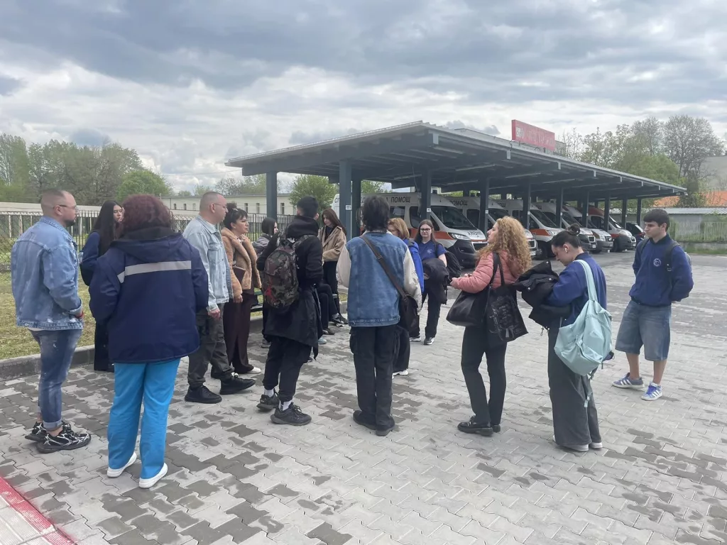 Практически уроци по здраве и спешна помощ в Пазарджик - uchenici csmpt