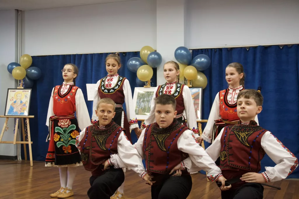 IОУ „Св. Климент Охридски“ представи книгата „С МИСЪЛ“ в подкрепа на талантливи ученици - viber image 2026 05 30 16 57 34 901
