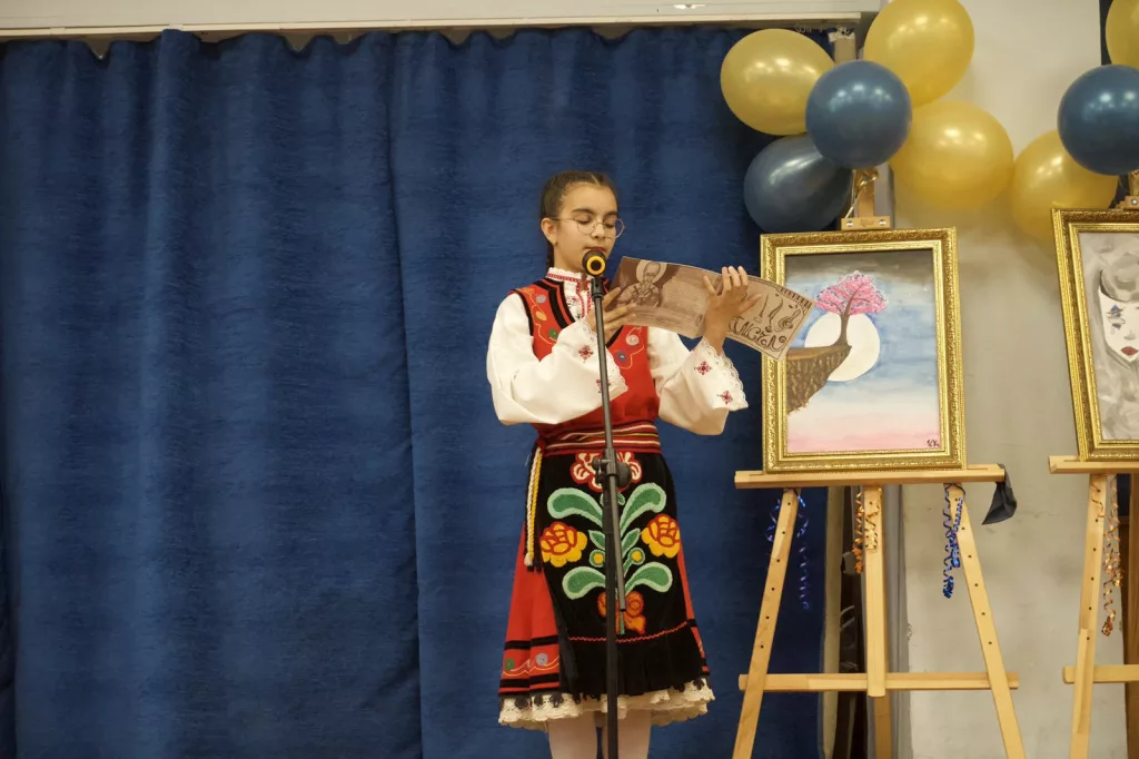 IОУ „Св. Климент Охридски“ представи книгата „С МИСЪЛ“ в подкрепа на талантливи ученици - viber image 2026 05 30 16 58 19 505